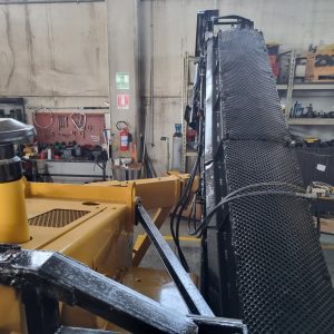 Loading conveyor for Vermeer T455