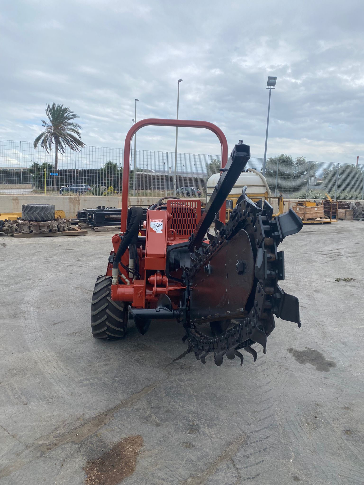 Broker Machine Used Trencher Ditch Witch RT45 - Machines Broker